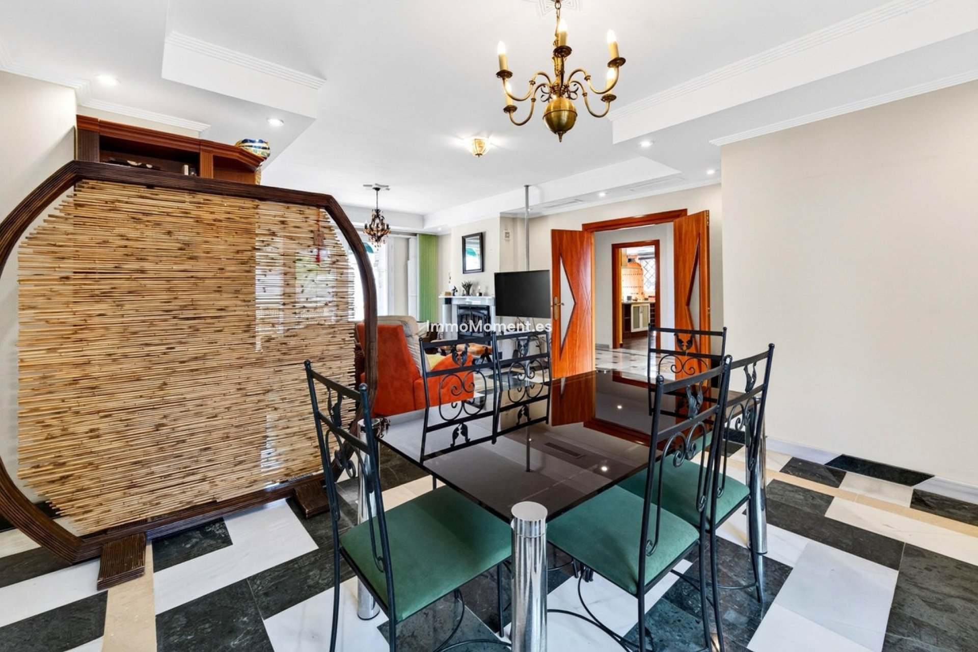 Wiederverkauf - Freistehende Villa -   Inländisch - Churriana