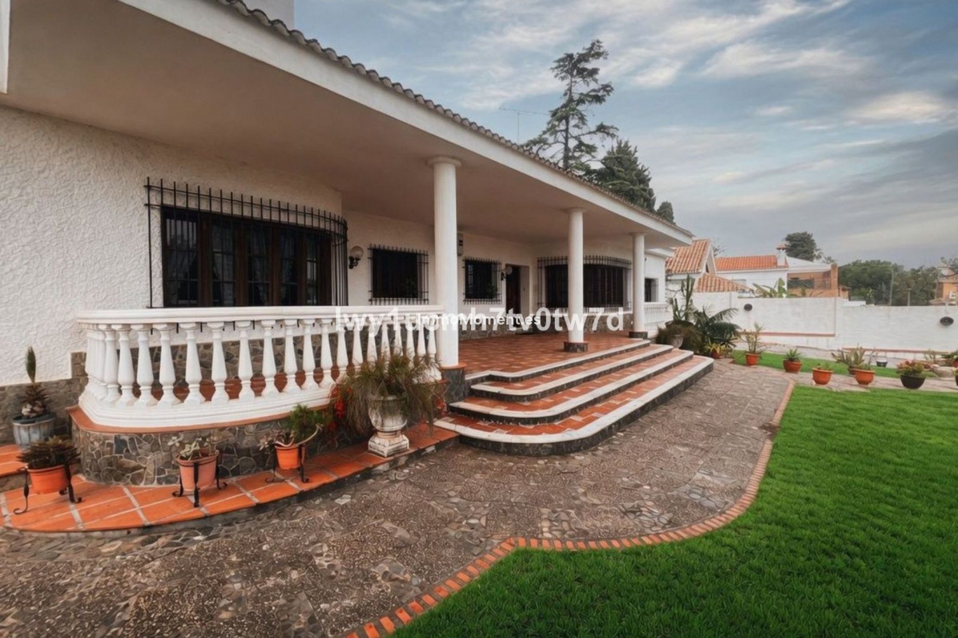 Wiederverkauf - Freistehende Villa -   Inländisch - Churriana
