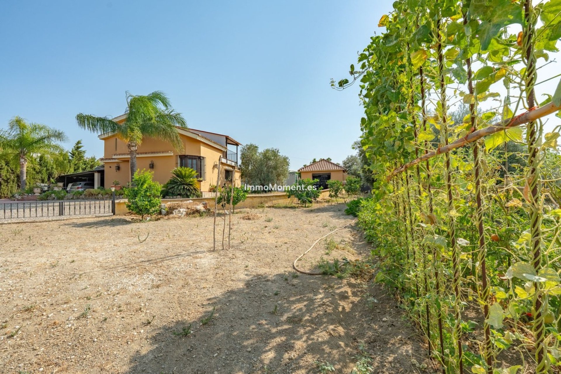 Wiederverkauf - Freistehende Villa -   Inländisch - Coín
