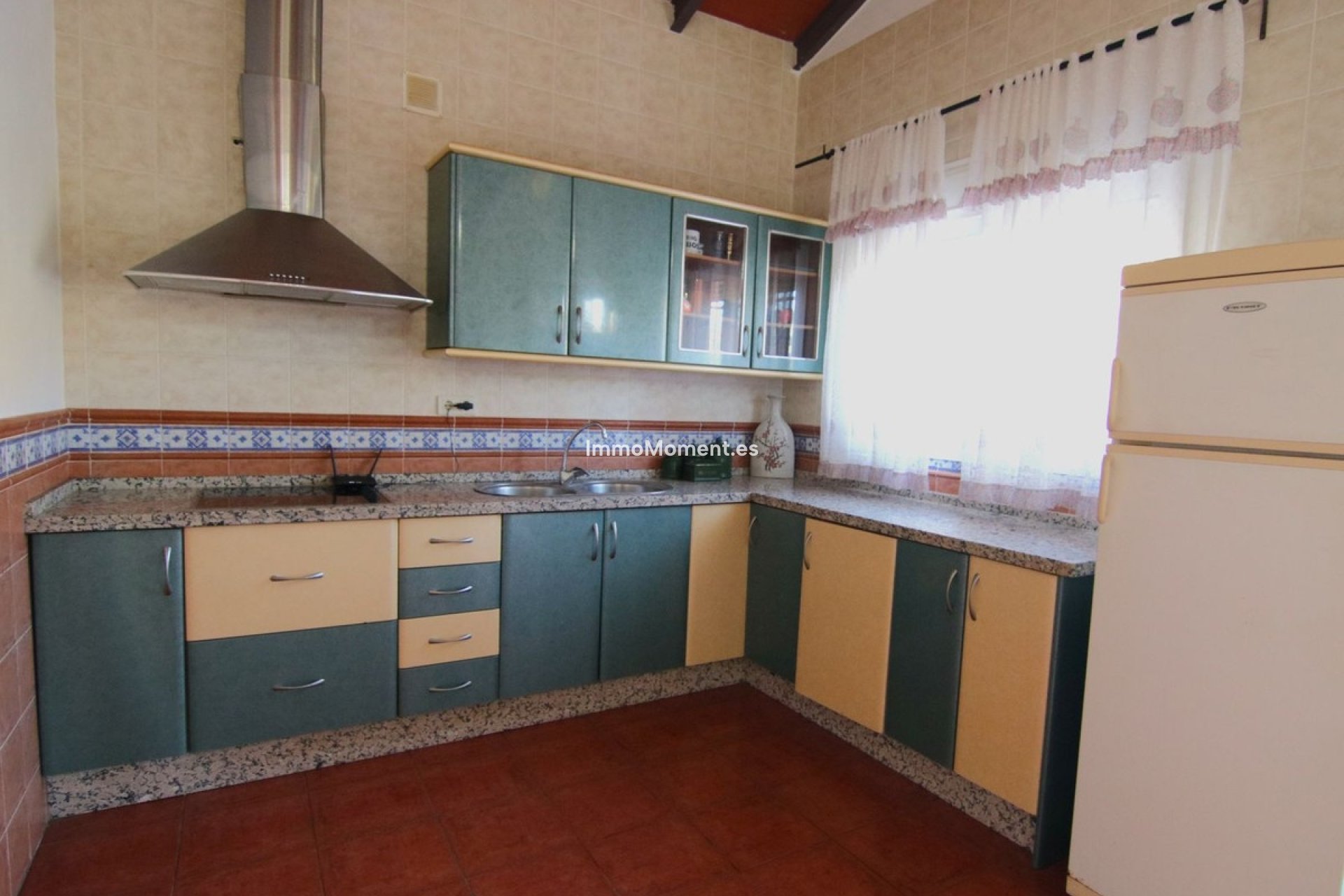 Wiederverkauf - Freistehende Villa -   Inländisch - Coín