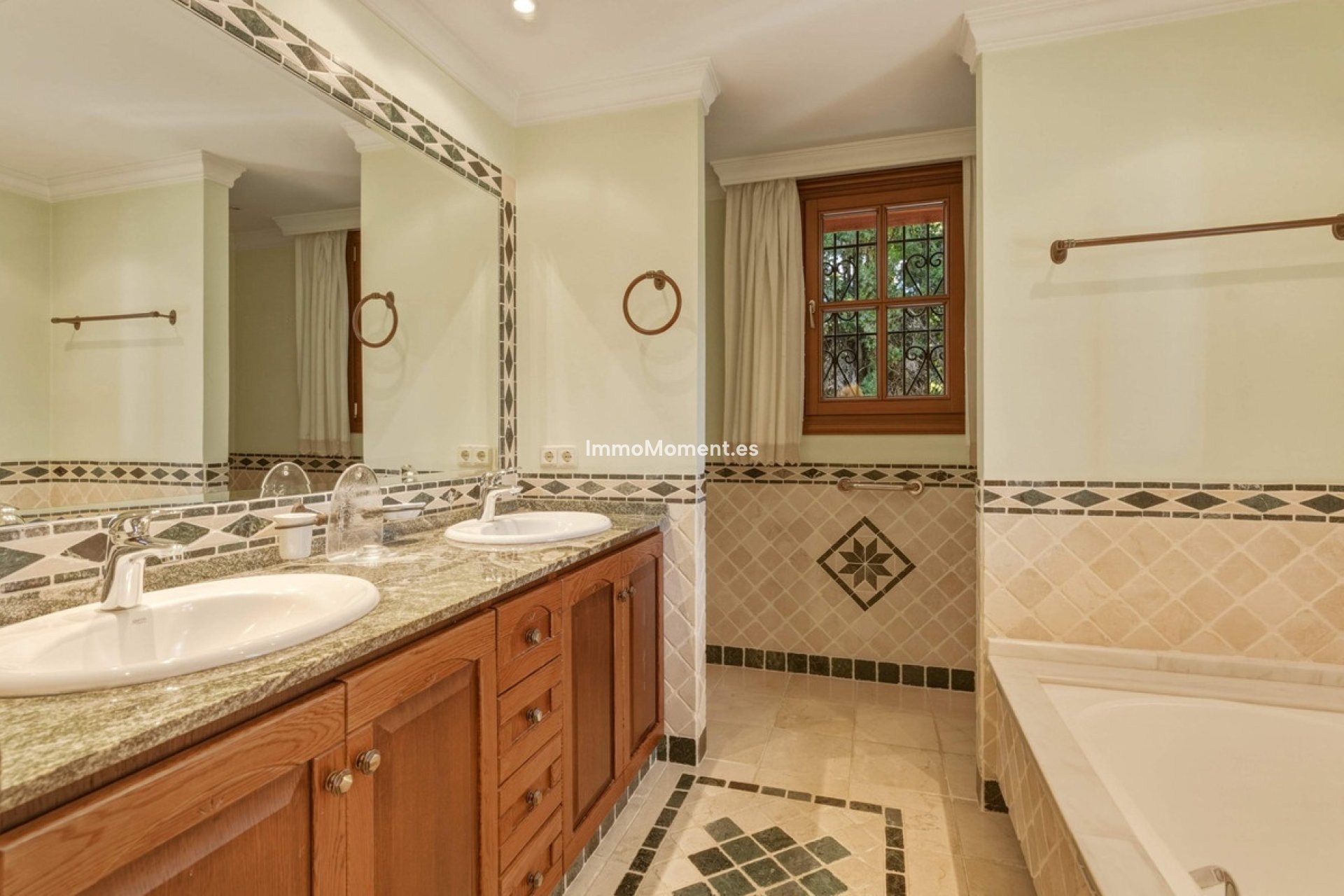 Wiederverkauf - Freistehende Villa - Marbella - Guadalmina Alta