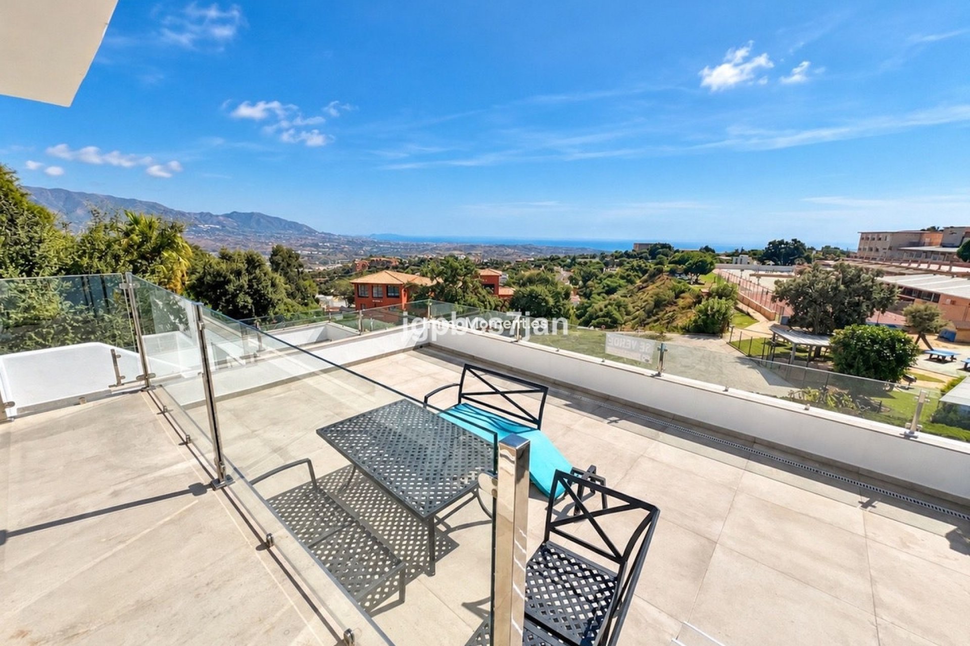 Wiederverkauf - Freistehende Villa - Marbella - La Mairena