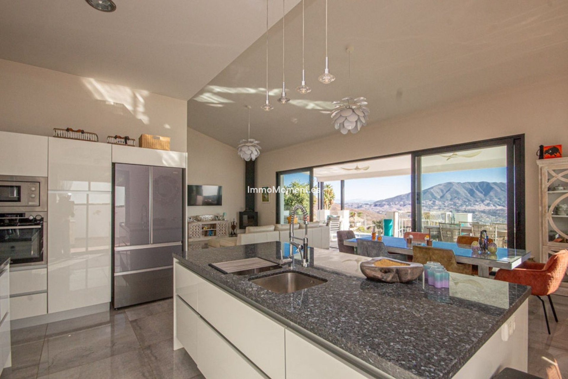 Wiederverkauf - Freistehende Villa - Marbella - La Mairena