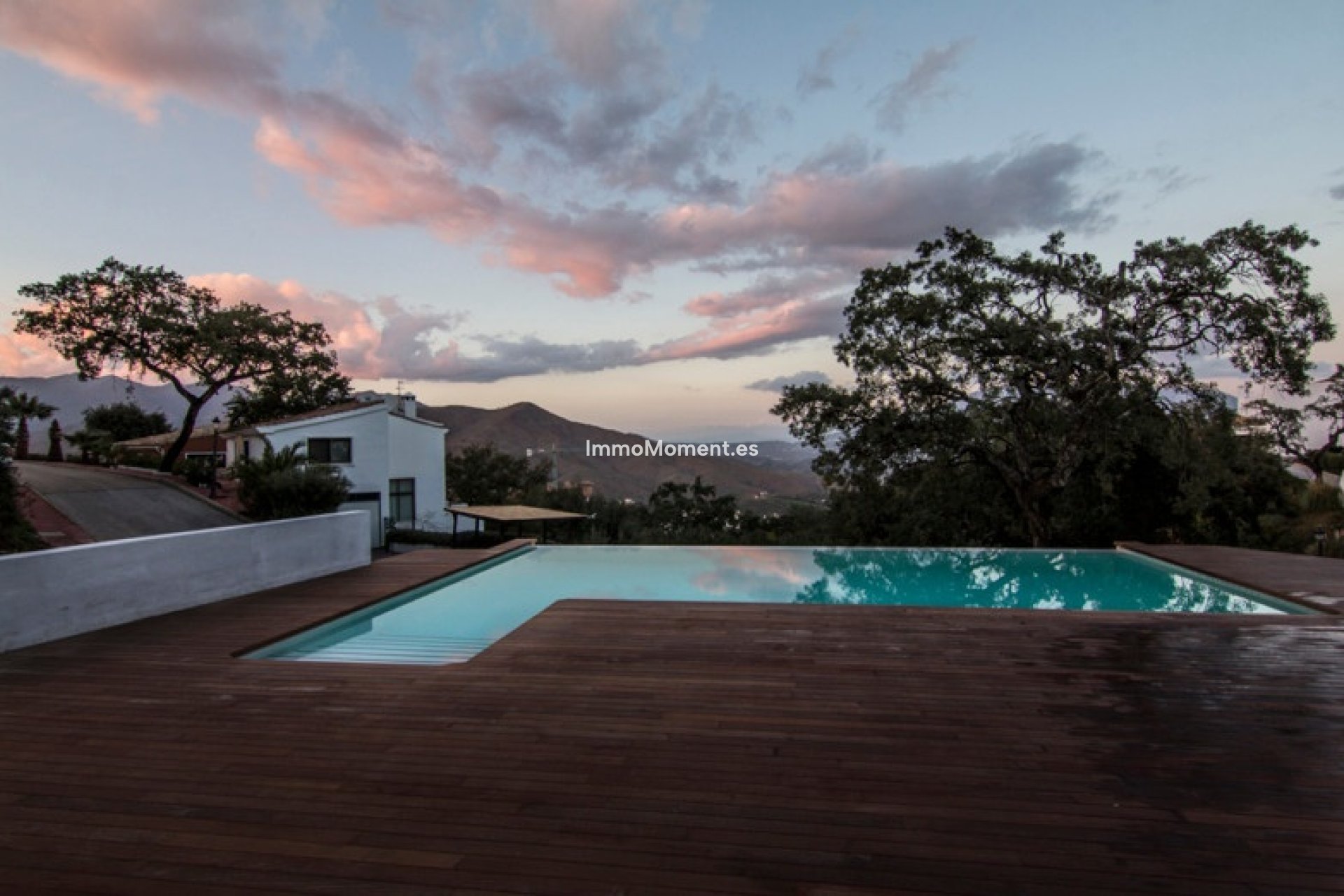 Wiederverkauf - Freistehende Villa - Marbella - La Mairena