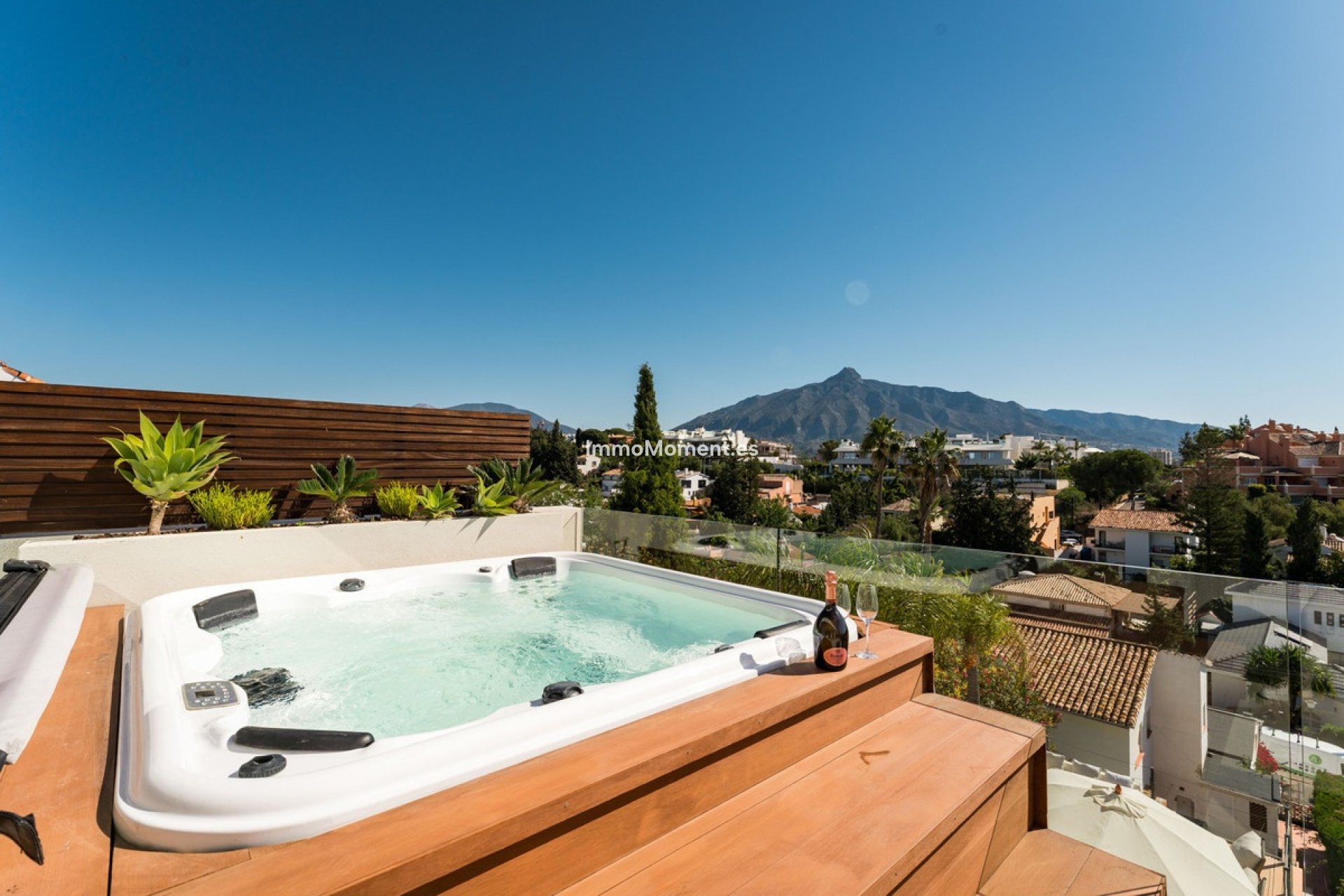 Wiederverkauf - Freistehende Villa - Marbella - Nueva Andalucía