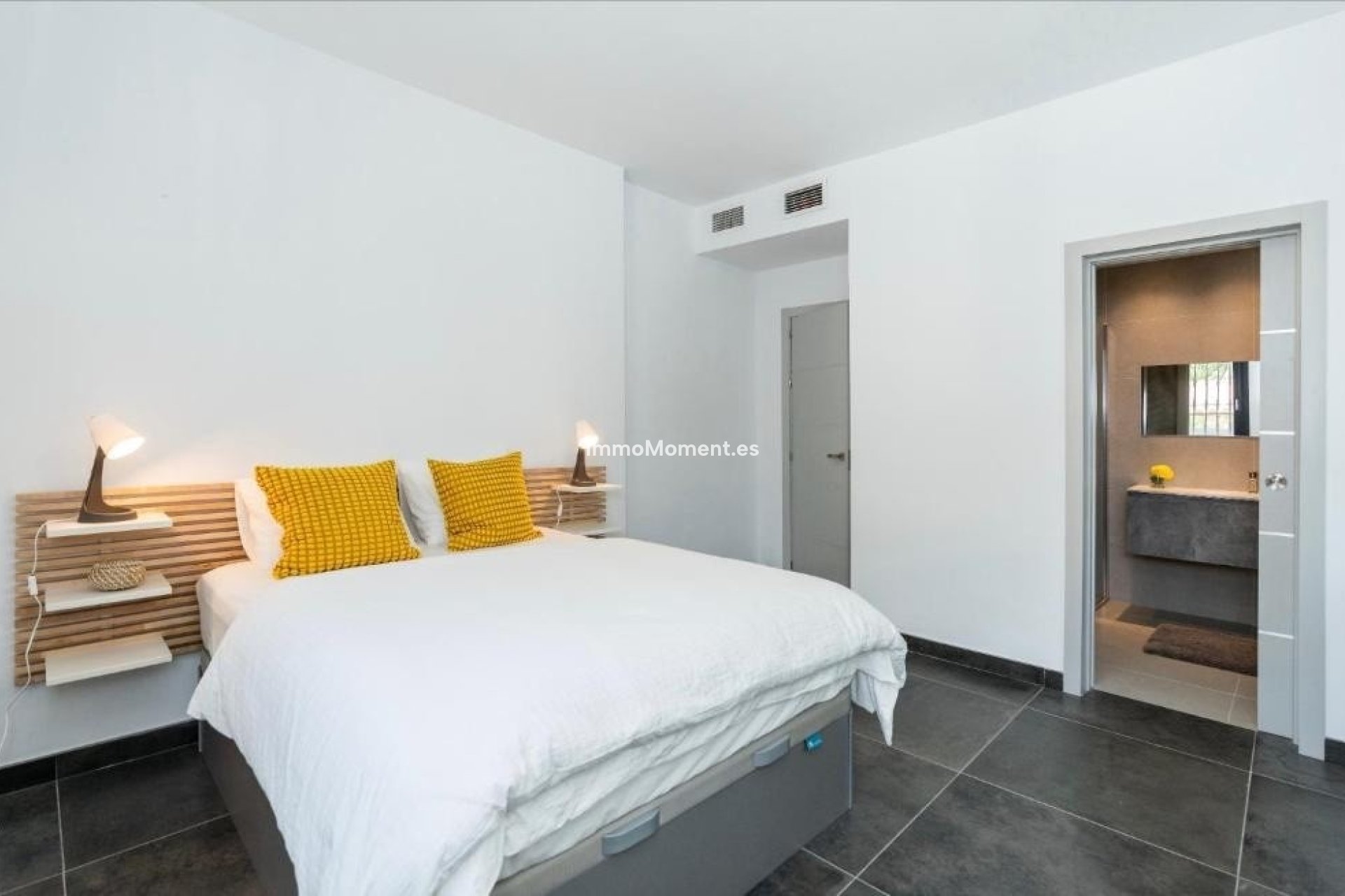 Wiederverkauf - Freistehende Villa - Marbella - Nueva Andalucía