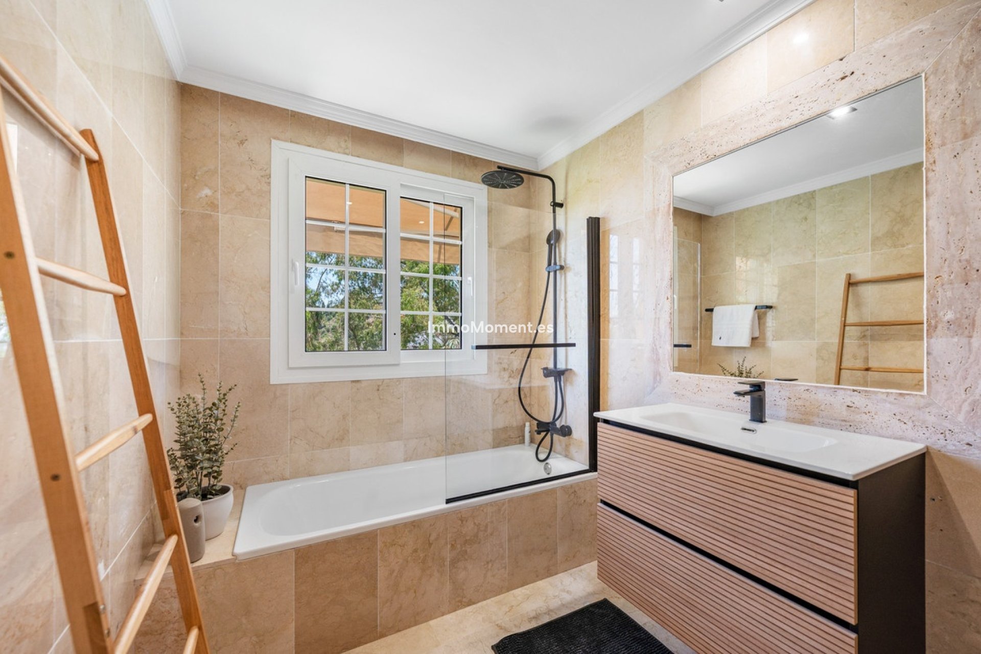 Wiederverkauf - Freistehende Villa - Marbella - Nueva Andalucía