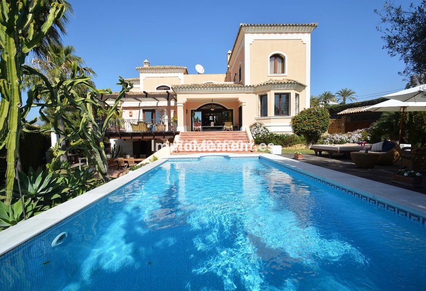 Wiederverkauf - Freistehende Villa - Marbella - Nueva Andalucía