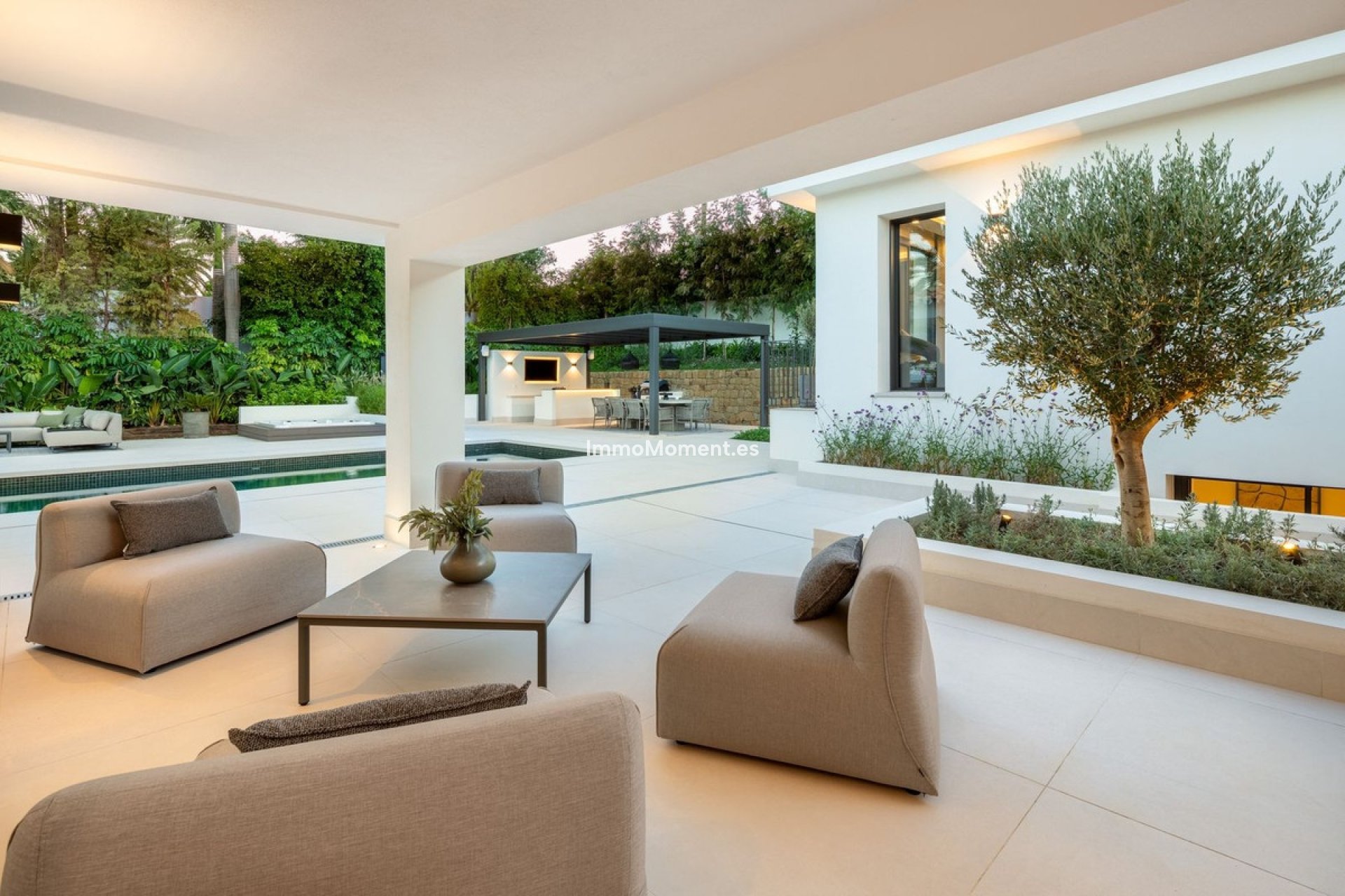Wiederverkauf - Freistehende Villa - Marbella - Nueva Andalucía