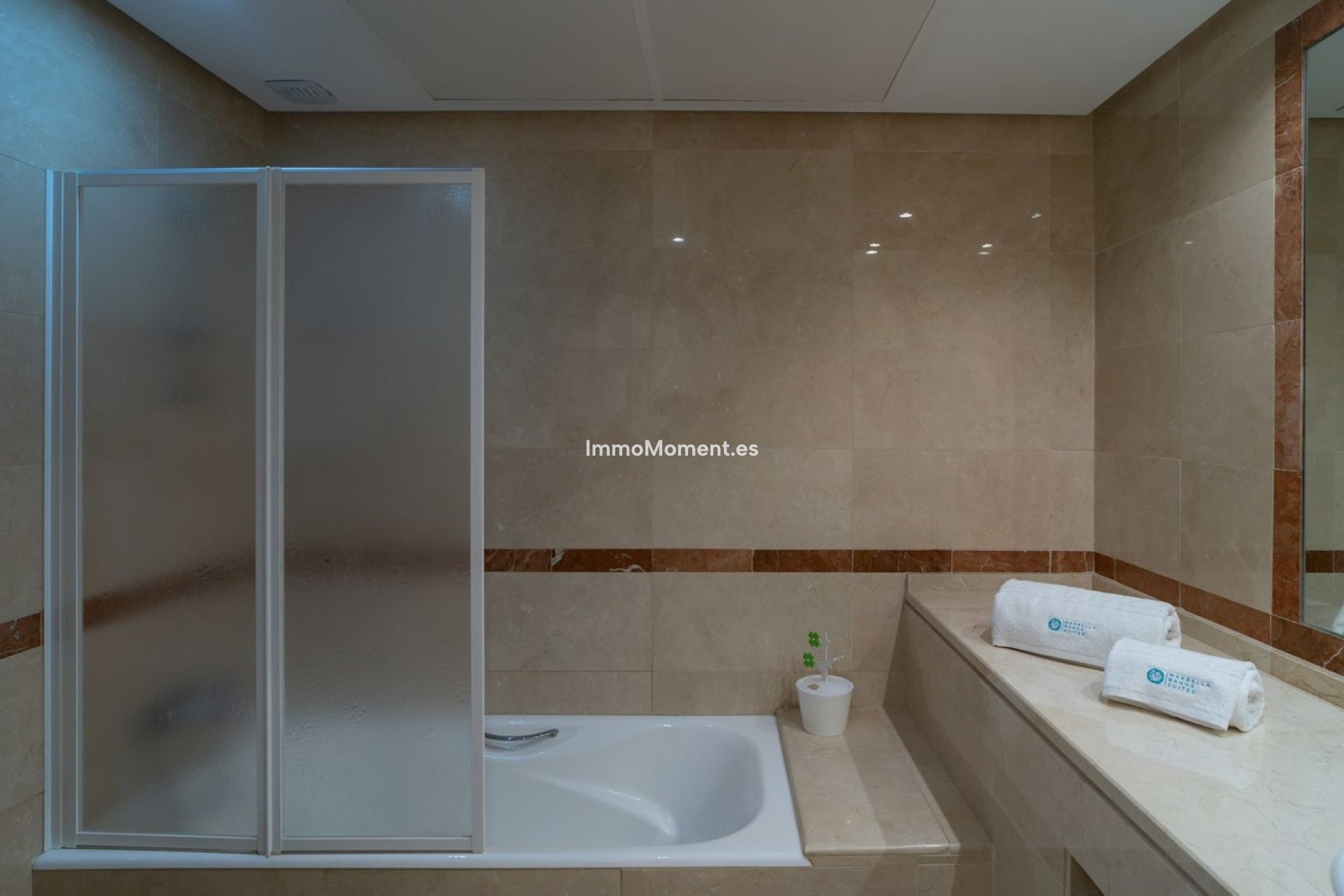 Wiederverkauf - Freistehende Villa - Marbella - Nueva Andalucía