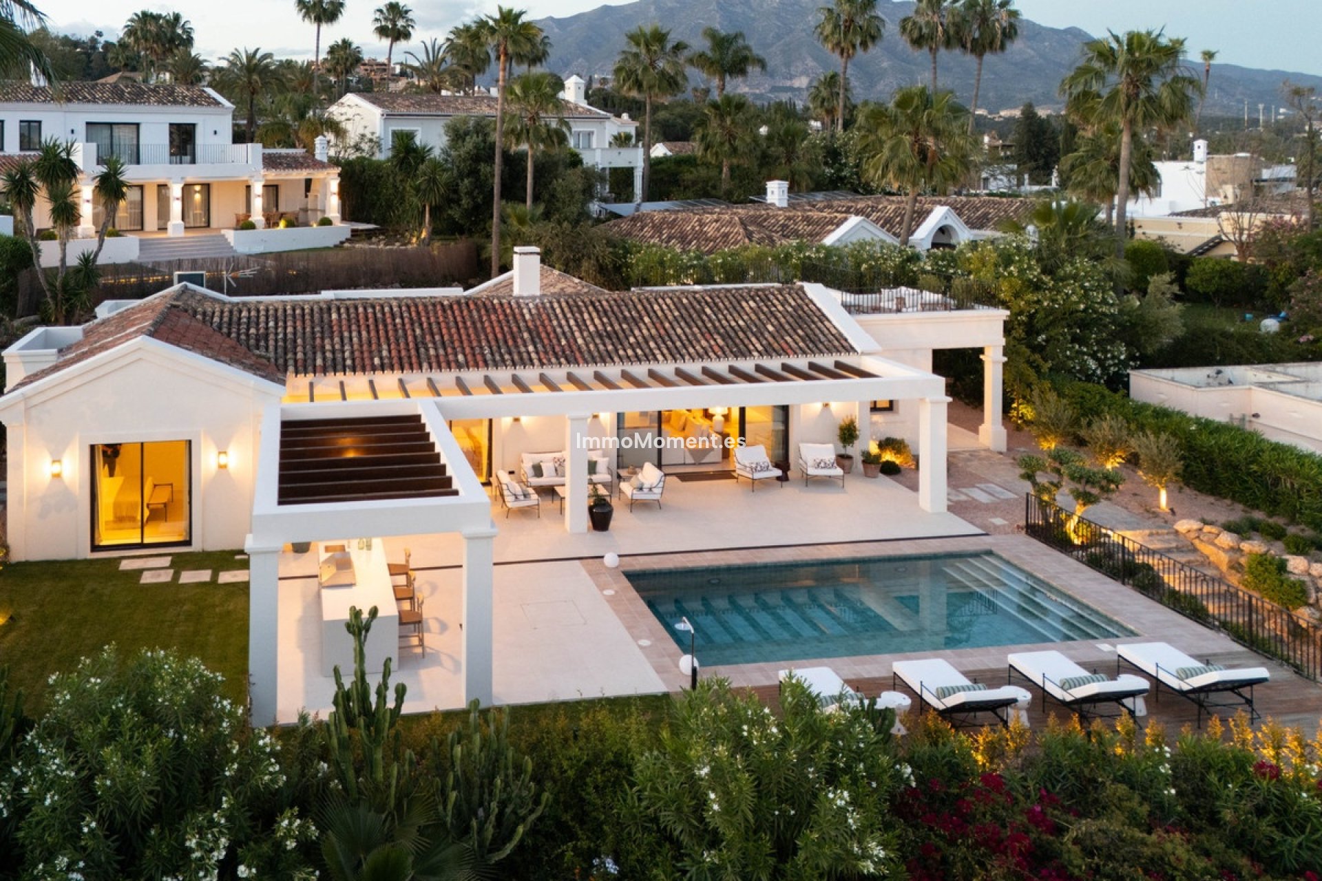 Wiederverkauf - Freistehende Villa - Marbella - Nueva Andalucía