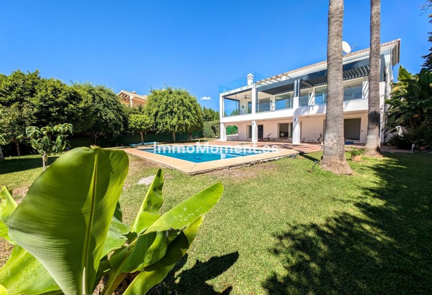 Wiederverkauf - Freistehende Villa - Marbella - Nueva Andalucía