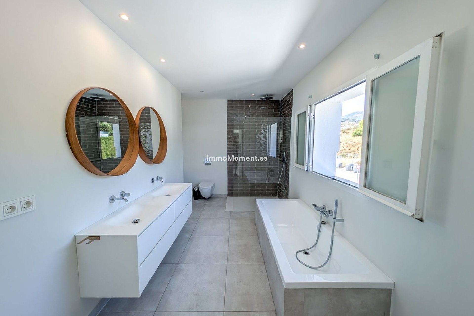 Wiederverkauf - Freistehende Villa - Marbella - Nueva Andalucía
