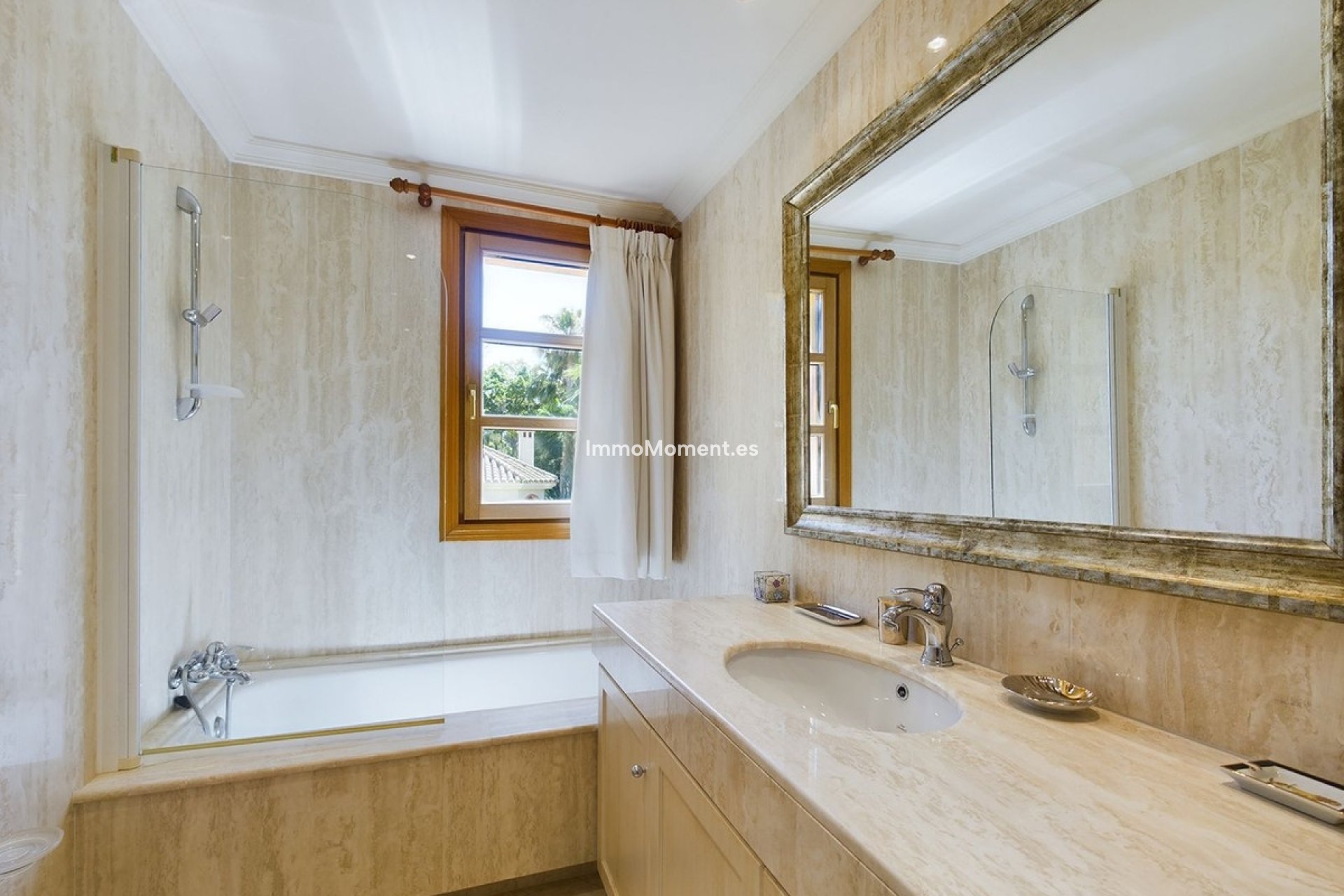 Wiederverkauf - Freistehende Villa - Marbella - Nueva Andalucía