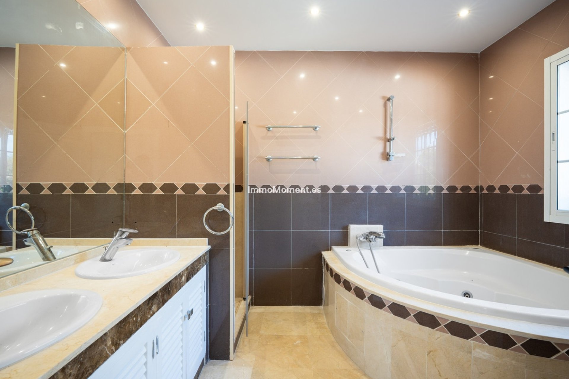 Wiederverkauf - Freistehende Villa - Marbella - Nueva Andalucía