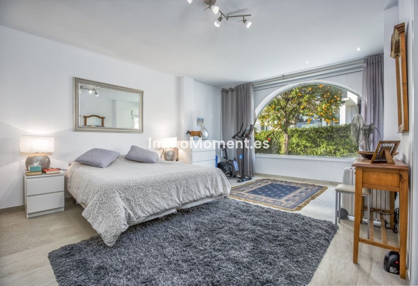 Wiederverkauf - Freistehende Villa - Marbella - Nueva Andalucía