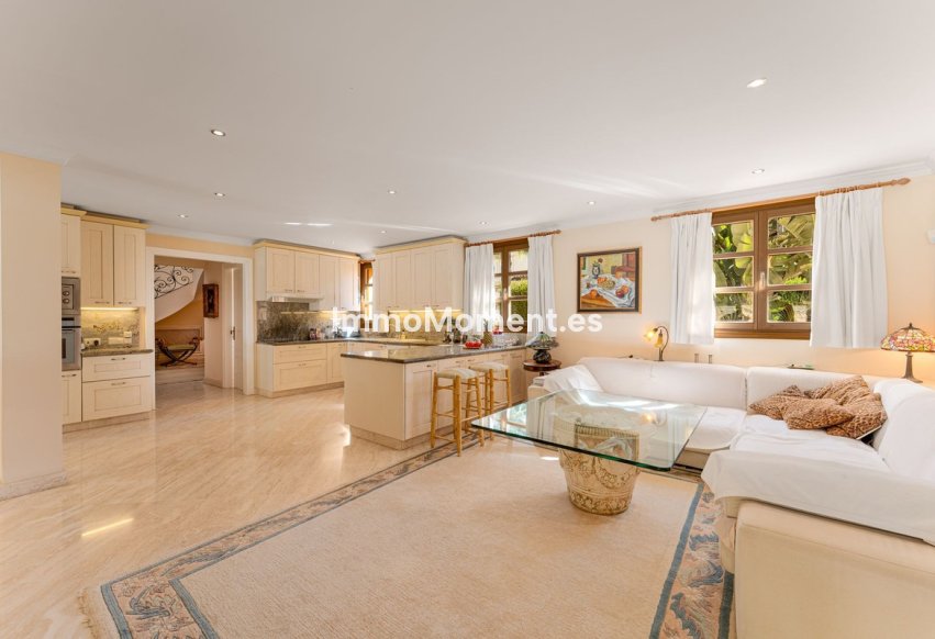 Wiederverkauf - Freistehende Villa - Marbella - Nueva Andalucía