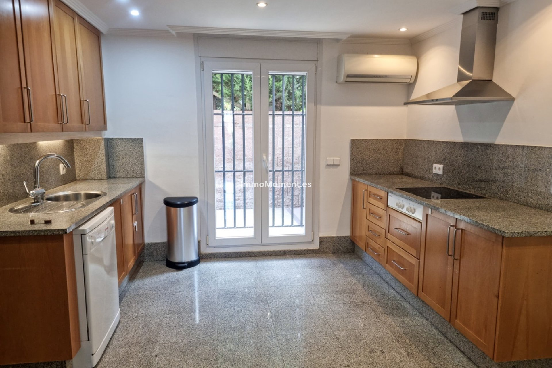 Wiederverkauf - Freistehende Villa - Marbella - Santa Clara