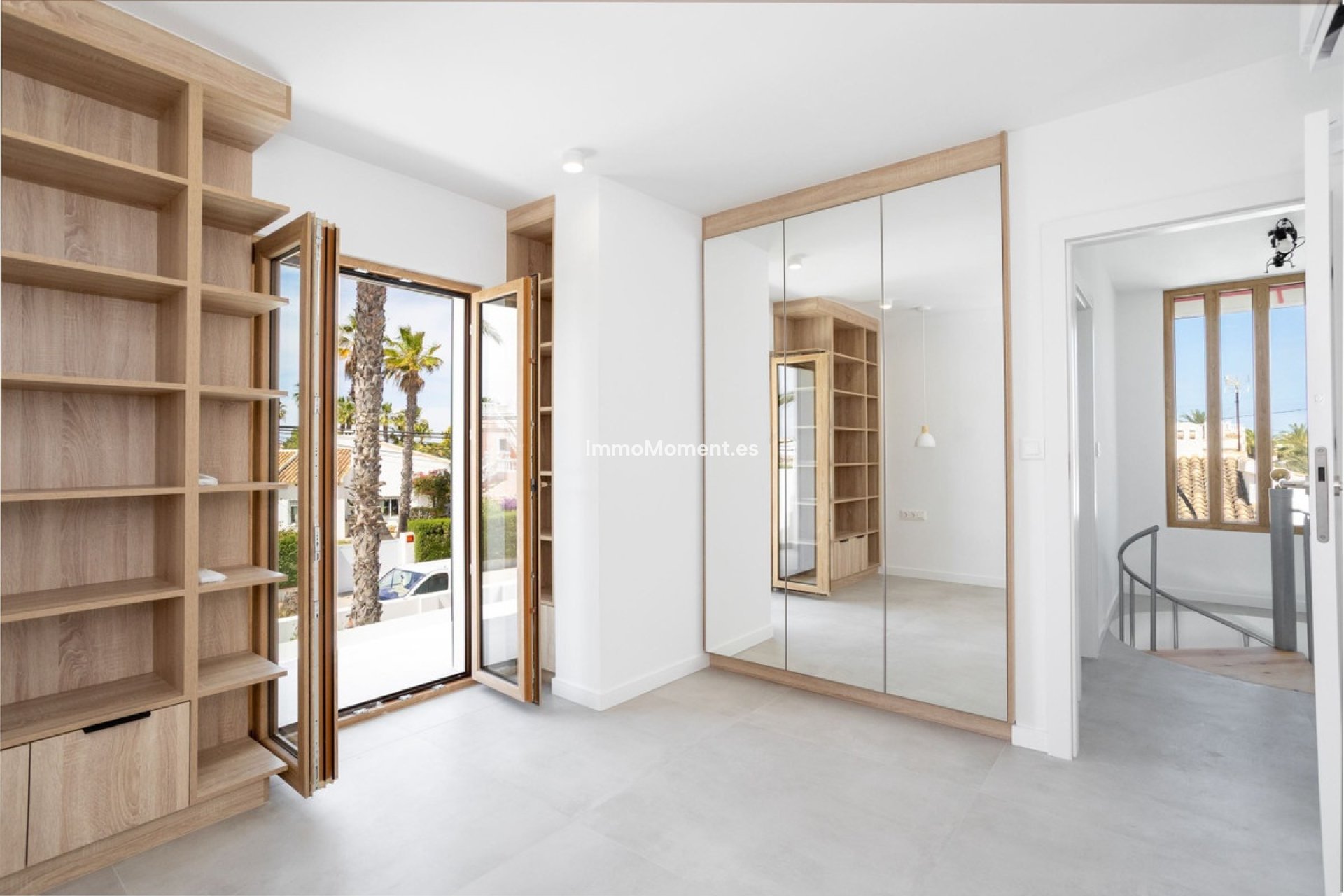 Wiederverkauf - Freistehende Villa - Orihuela - Cabo Roig