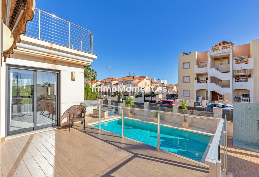 Wiederverkauf - Freistehende Villa - Orihuela Costa - Cabo roig - La Zenia