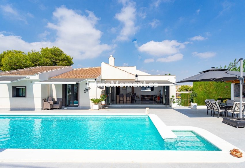 Wiederverkauf - Freistehende Villa - Orihuela Costa - Villamartín
