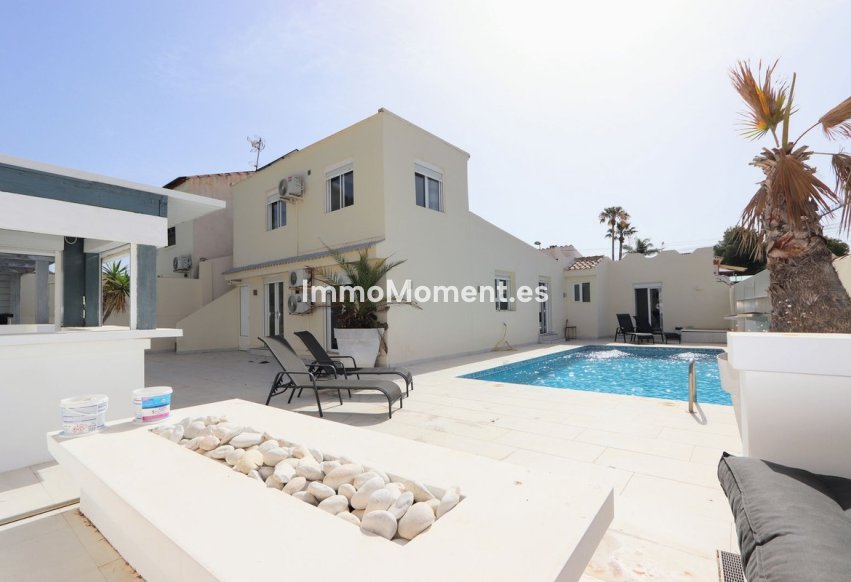 Wiederverkauf - Freistehende Villa - Orihuela - Los Balcones - Los Altos del Edén