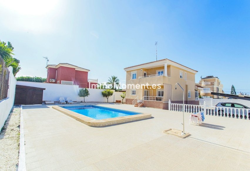 Wiederverkauf - Freistehende Villa - Torrevieja - Aguas Nuevas