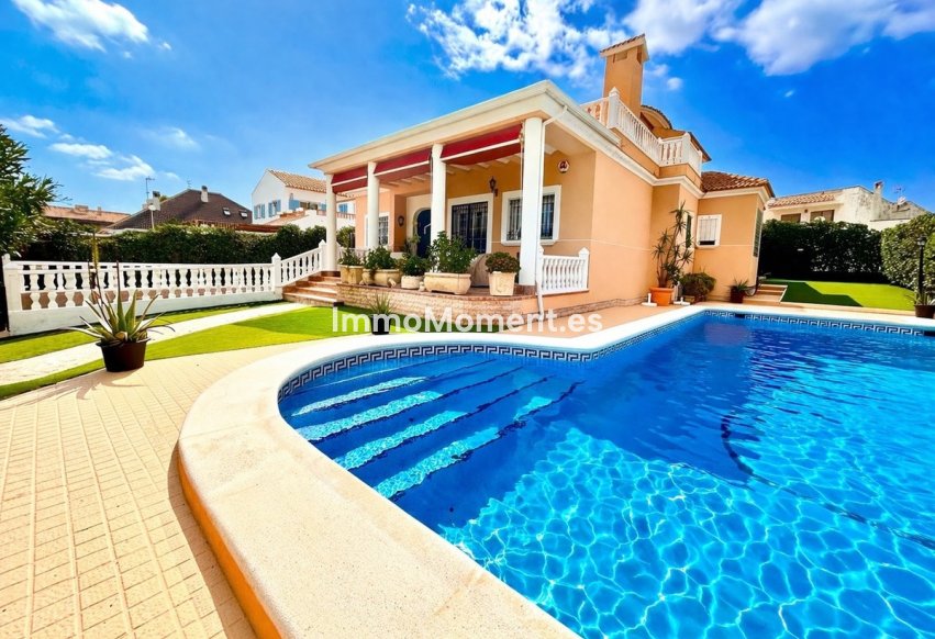 Wiederverkauf - Freistehende Villa - Torrevieja - La Mata