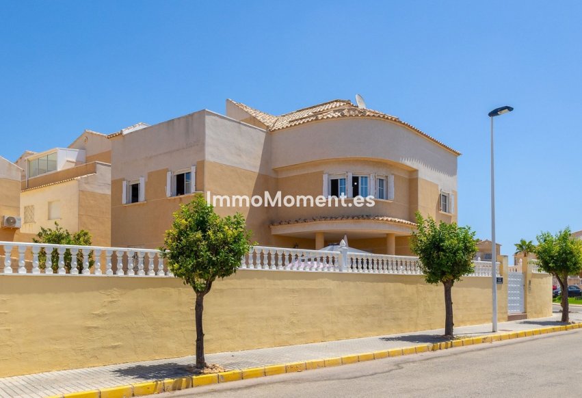 Wiederverkauf - Freistehende Villa - Torrevieja - La Siesta