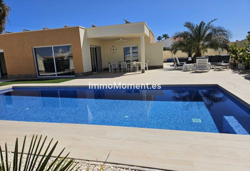 Wiederverkauf - Freistehende Villa - Torrevieja - Torrevieja Centro