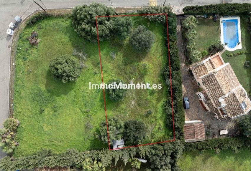 Wiederverkauf - Grundstück - Estepona  - Bel Air