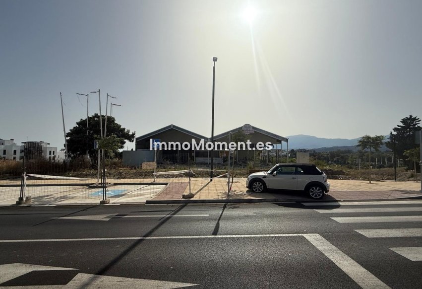 Wiederverkauf - Grundstück - Estepona  - Cancelada