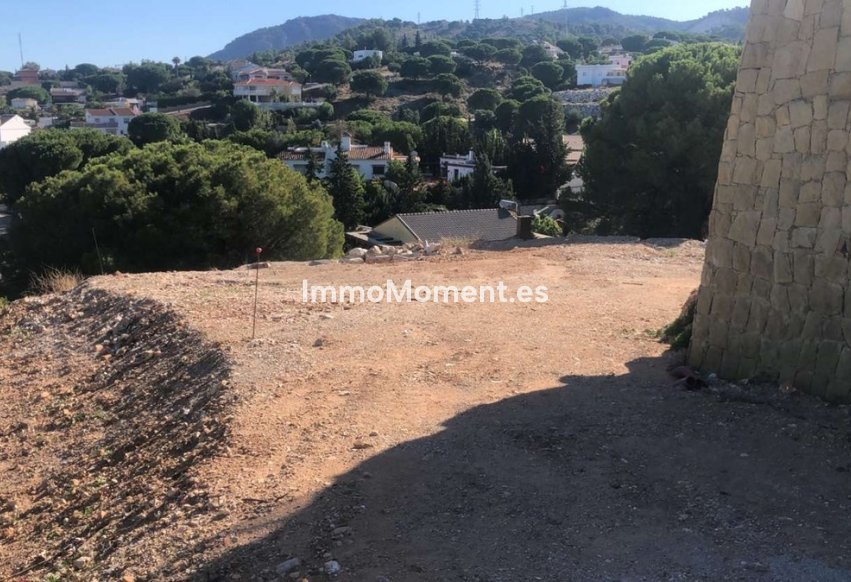 Wiederverkauf - Grundstück -   Inländisch - Alhaurín de la Torre