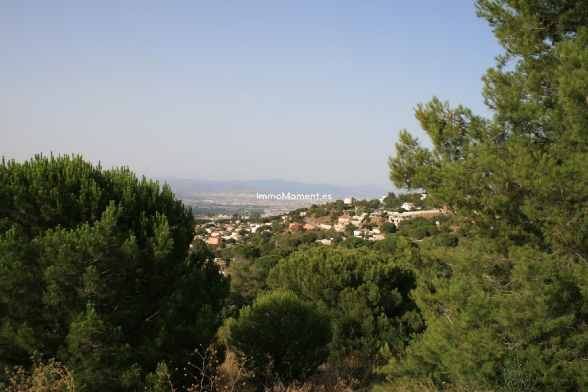 Wiederverkauf - Grundstück -   Inländisch - Alhaurín de la Torre