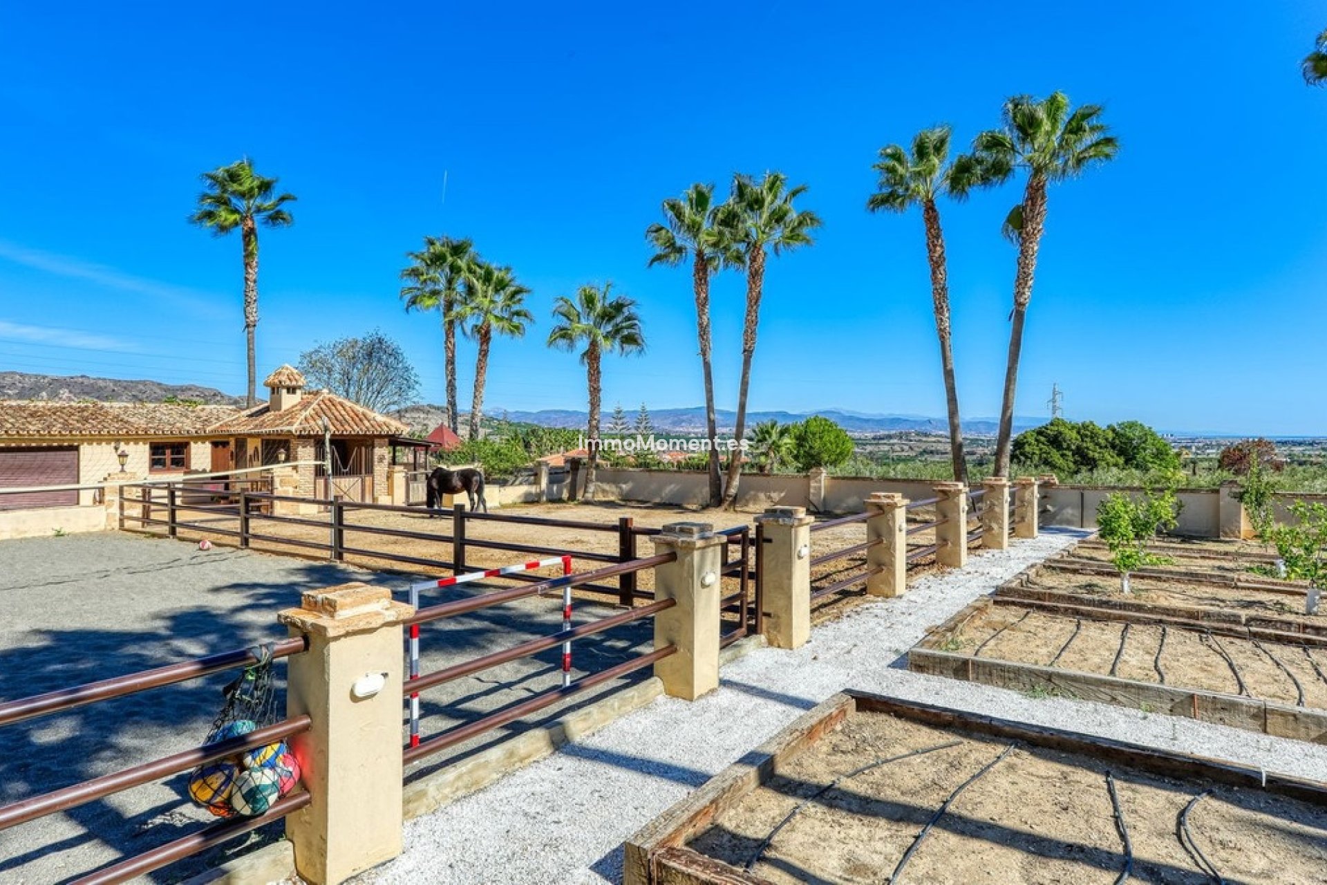 Wiederverkauf - Landhaus -   Inländisch - Alhaurín de la Torre