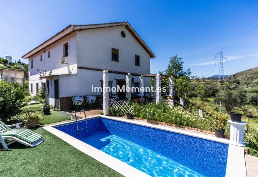 Wiederverkauf - Landhaus -   Inländisch - Monda