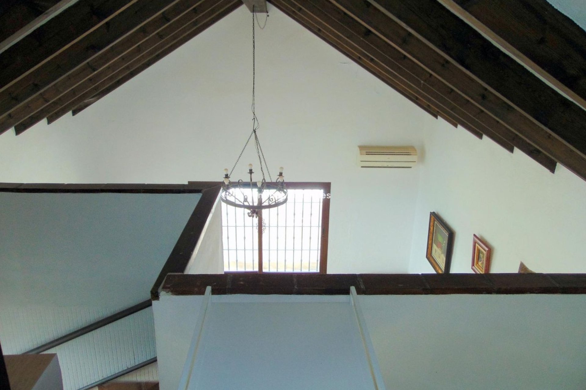 Wiederverkauf - Landhaus -   Inländisch - Monda