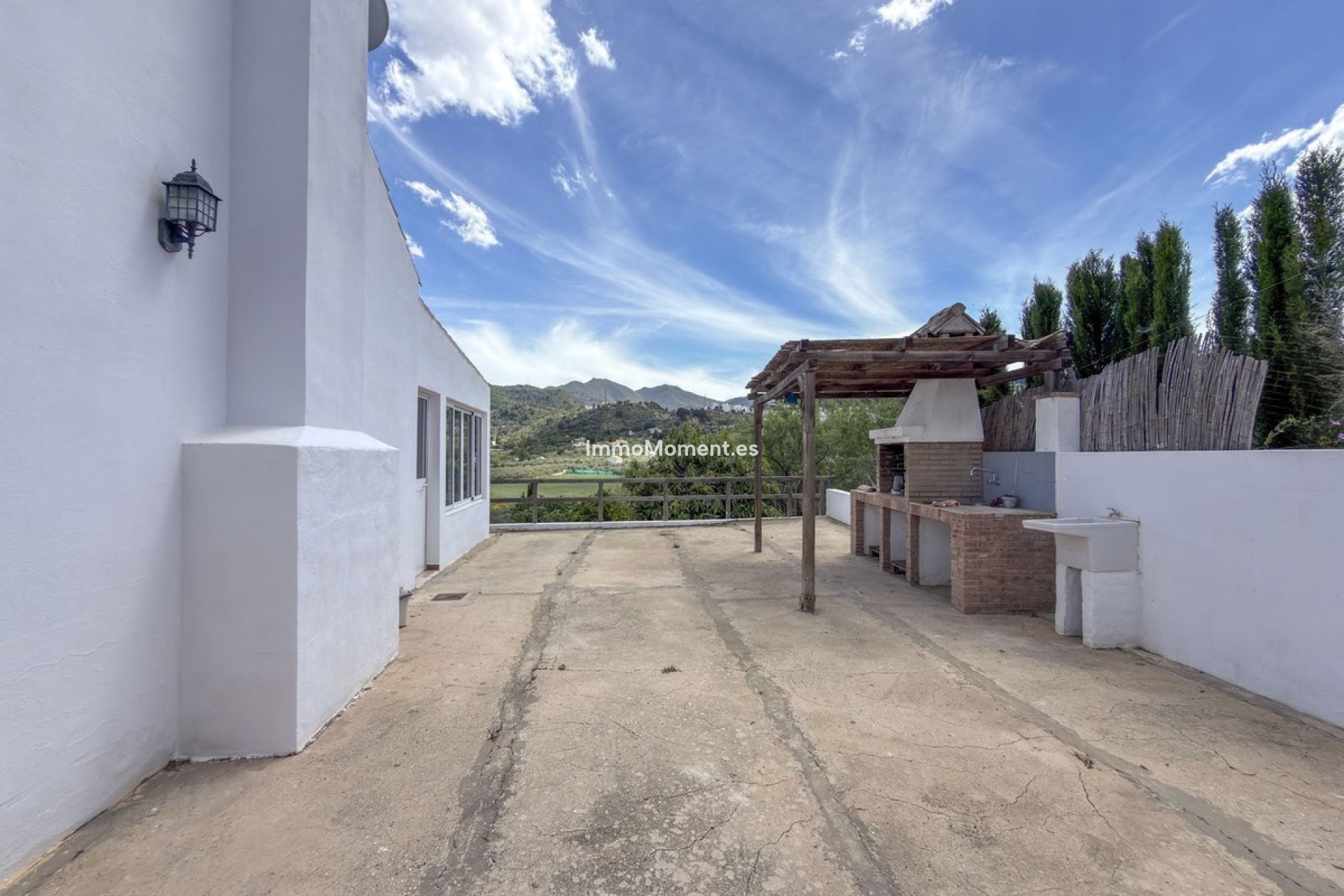 Wiederverkauf - Landhaus -   Inländisch - Monda