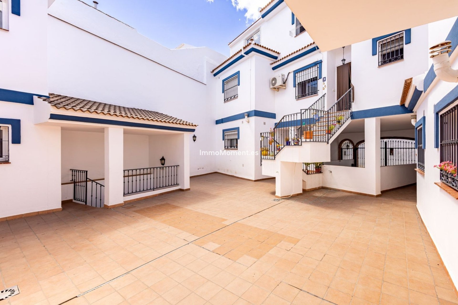 Wiederverkauf - Reihenhaus -   Inländisch - Alhaurín el Grande Centro