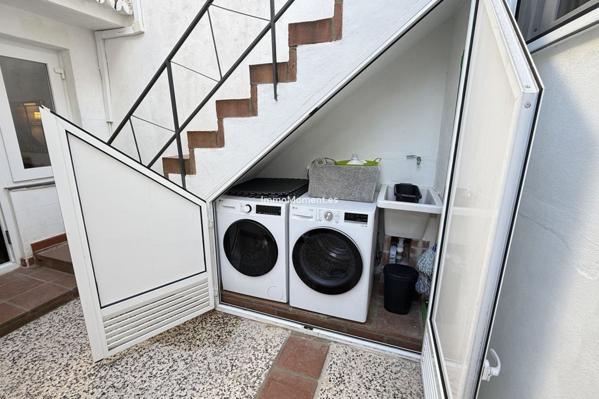 Wiederverkauf - Reihenhaus -   Inländisch - Alhaurín el Grande Centro