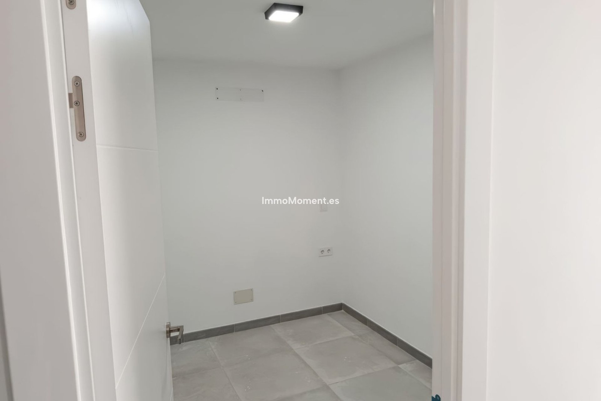 Wiederverkauf - Reihenhaus -   Inländisch - Alhaurín el Grande Centro