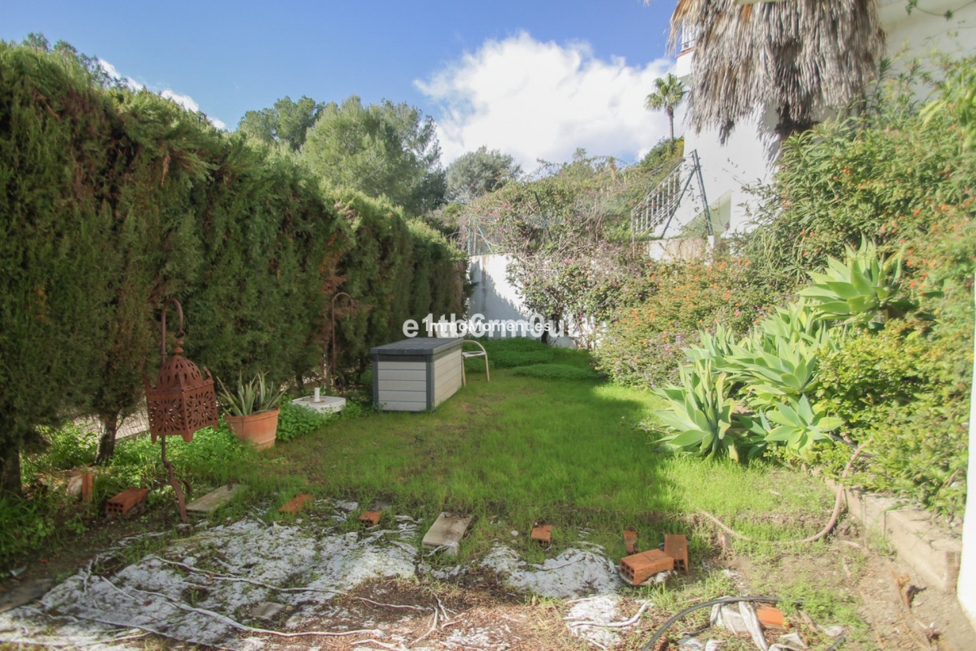 Wiederverkauf - Reihenhaus -   Inländisch - Istán