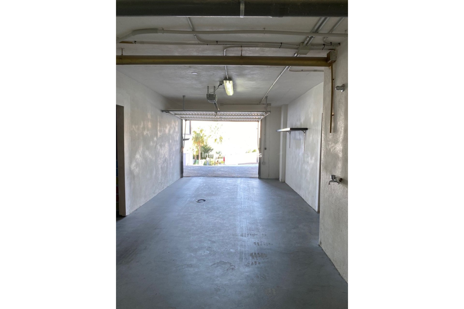 Wiederverkauf - Reihenhaus -   Inländisch - Istán