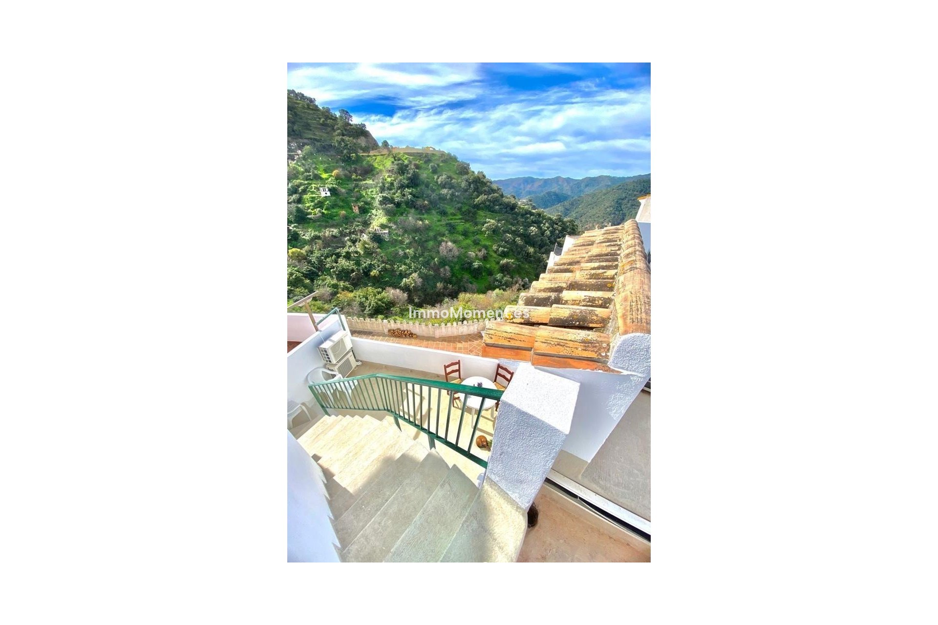 Wiederverkauf - Reihenhaus -   Inländisch - Istán