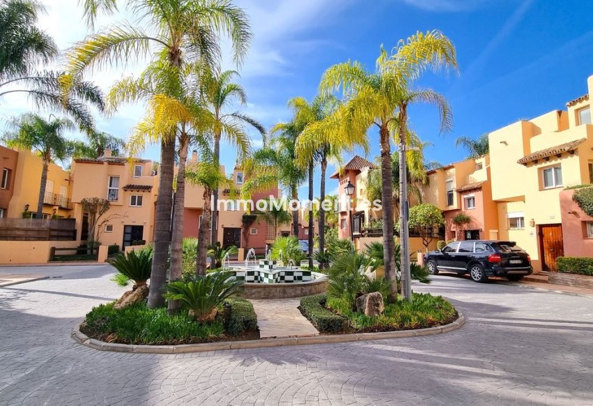 Wiederverkauf - Reihenhaus - Marbella - Nueva Andalucía