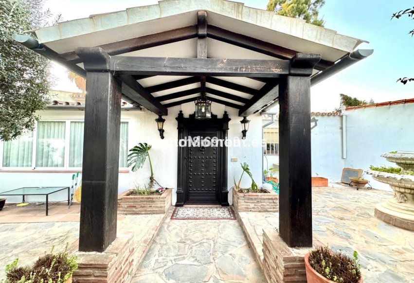 Wiederverkauf - Villa - Estepona  - Atalaya