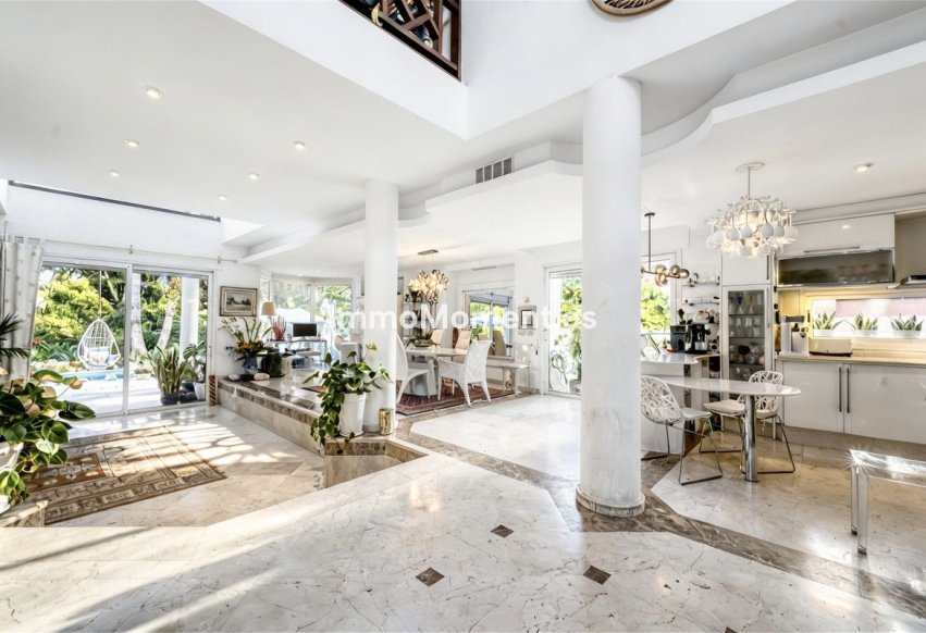 Wiederverkauf - Villa - Estepona  - New Golden Mile