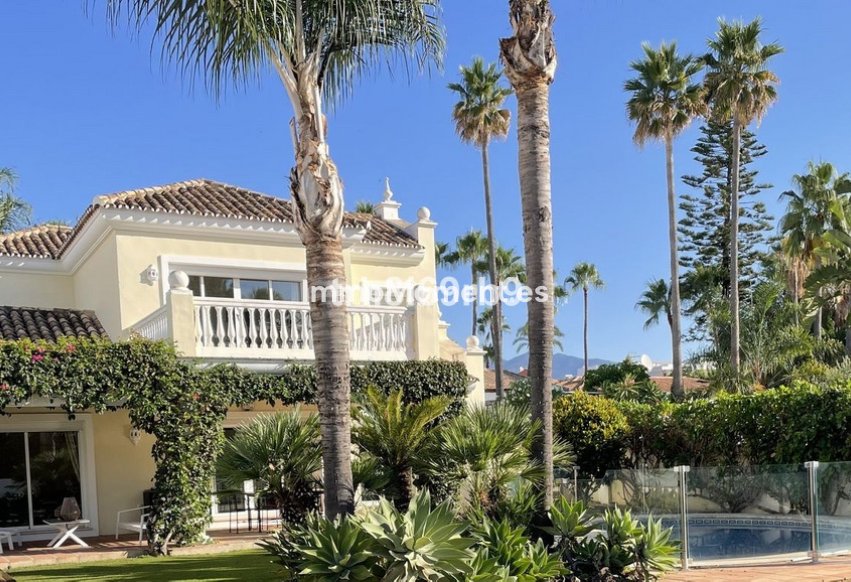 Wiederverkauf - Villa - Estepona  - New Golden Mile