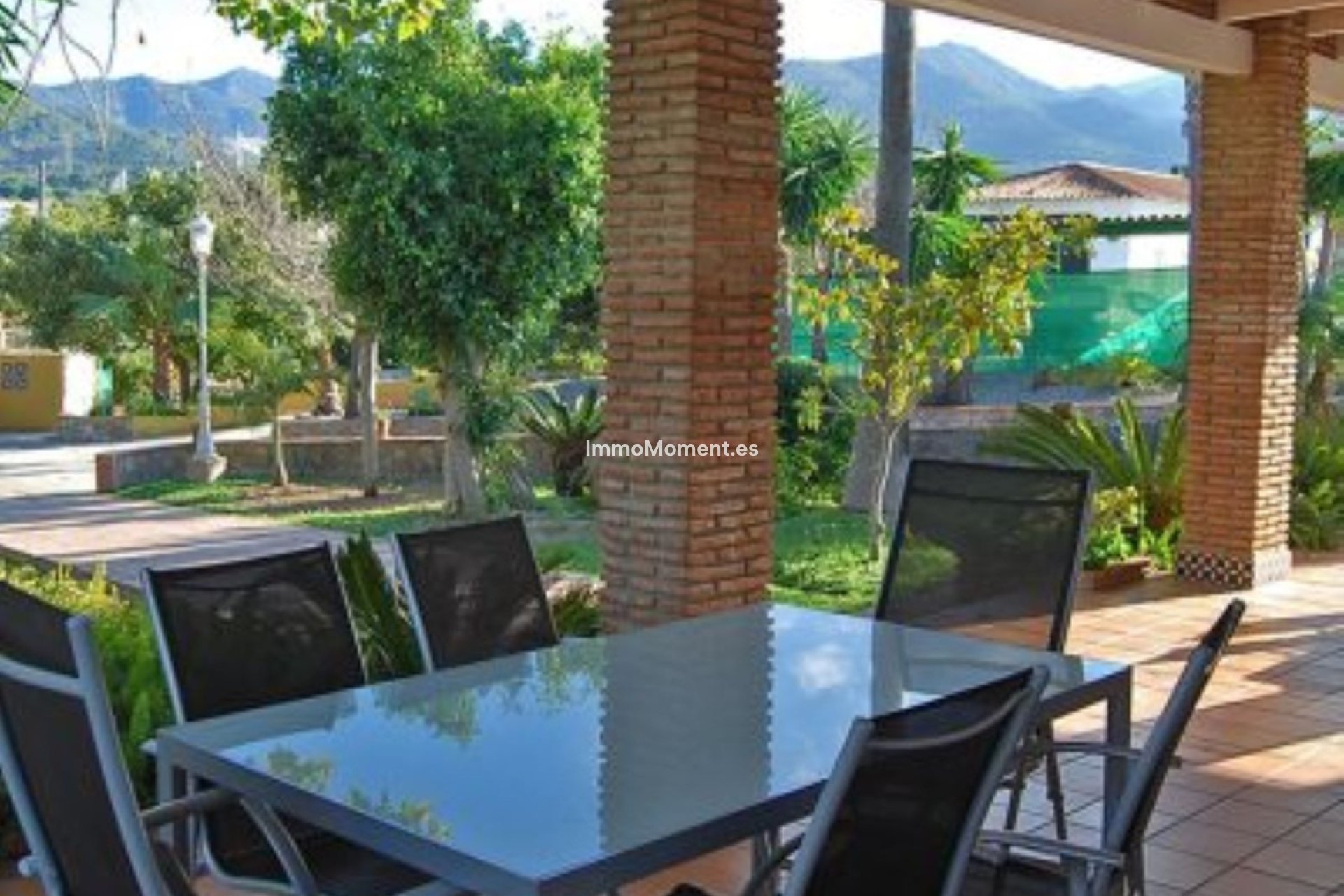 Wiederverkauf - Villa -   Inländisch - Alhaurín de la Torre