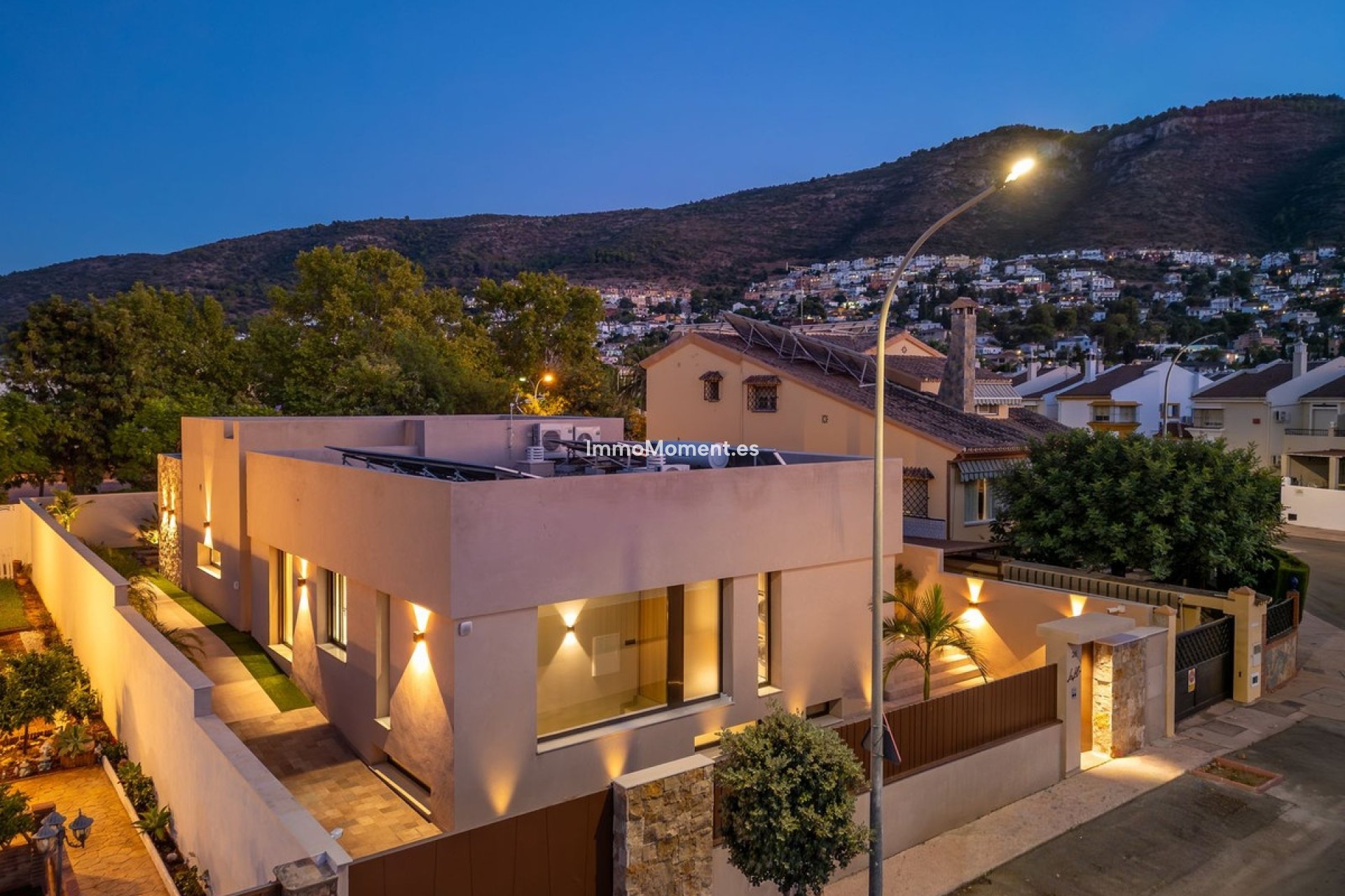 Wiederverkauf - Villa -   Inländisch - Alhaurín de la Torre